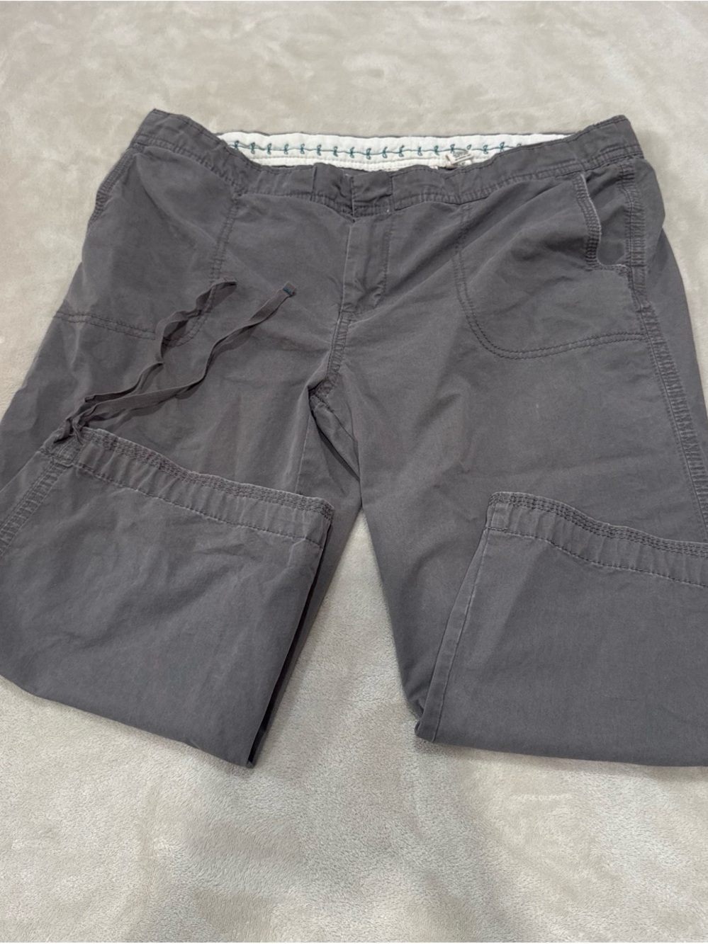 Vintage Old Navy Dark Gray Women’s Cargo Shorts with White Waistband Trim
